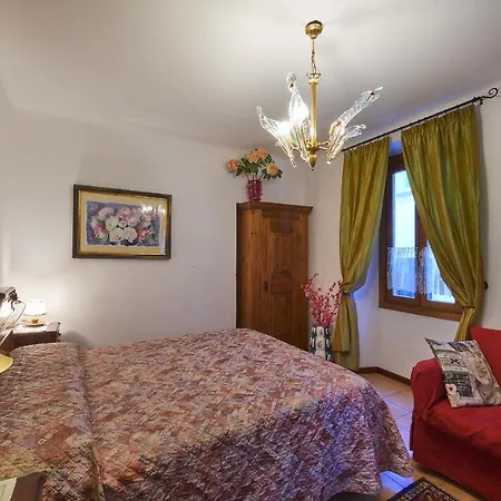 Casa Di Mezzo 